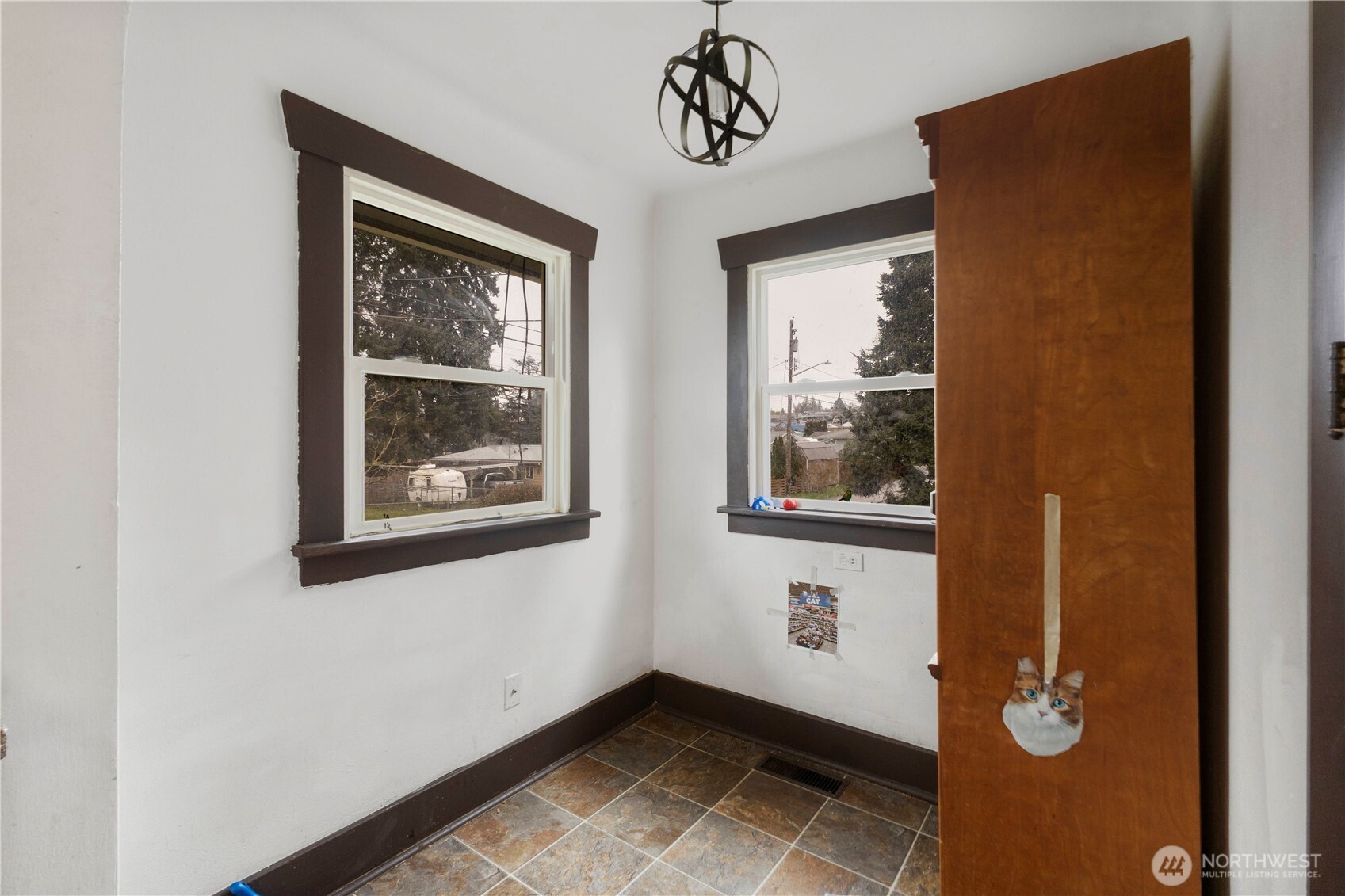 7801 S K Street Property Photo 8