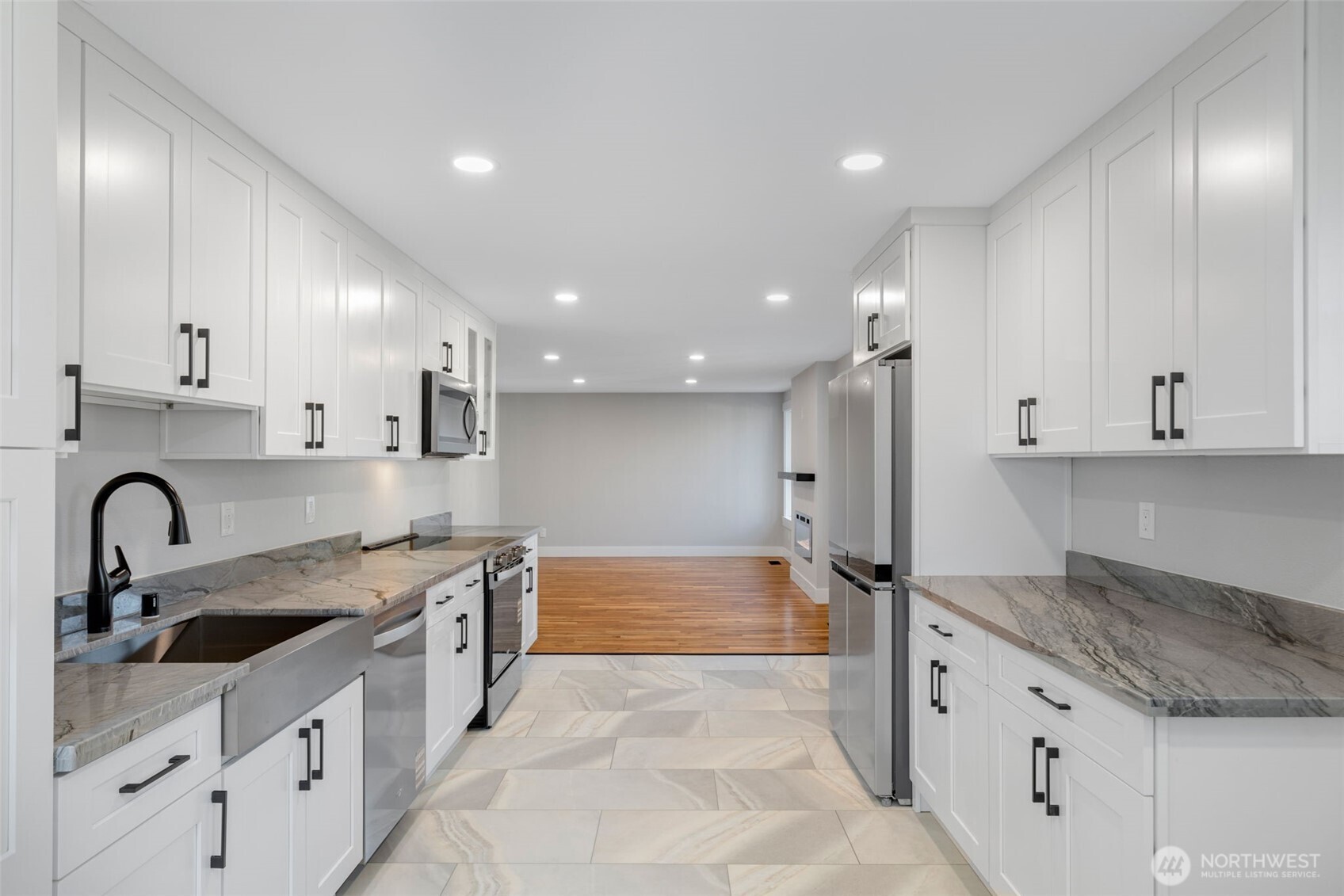 655 Union Ave Property Photo 8