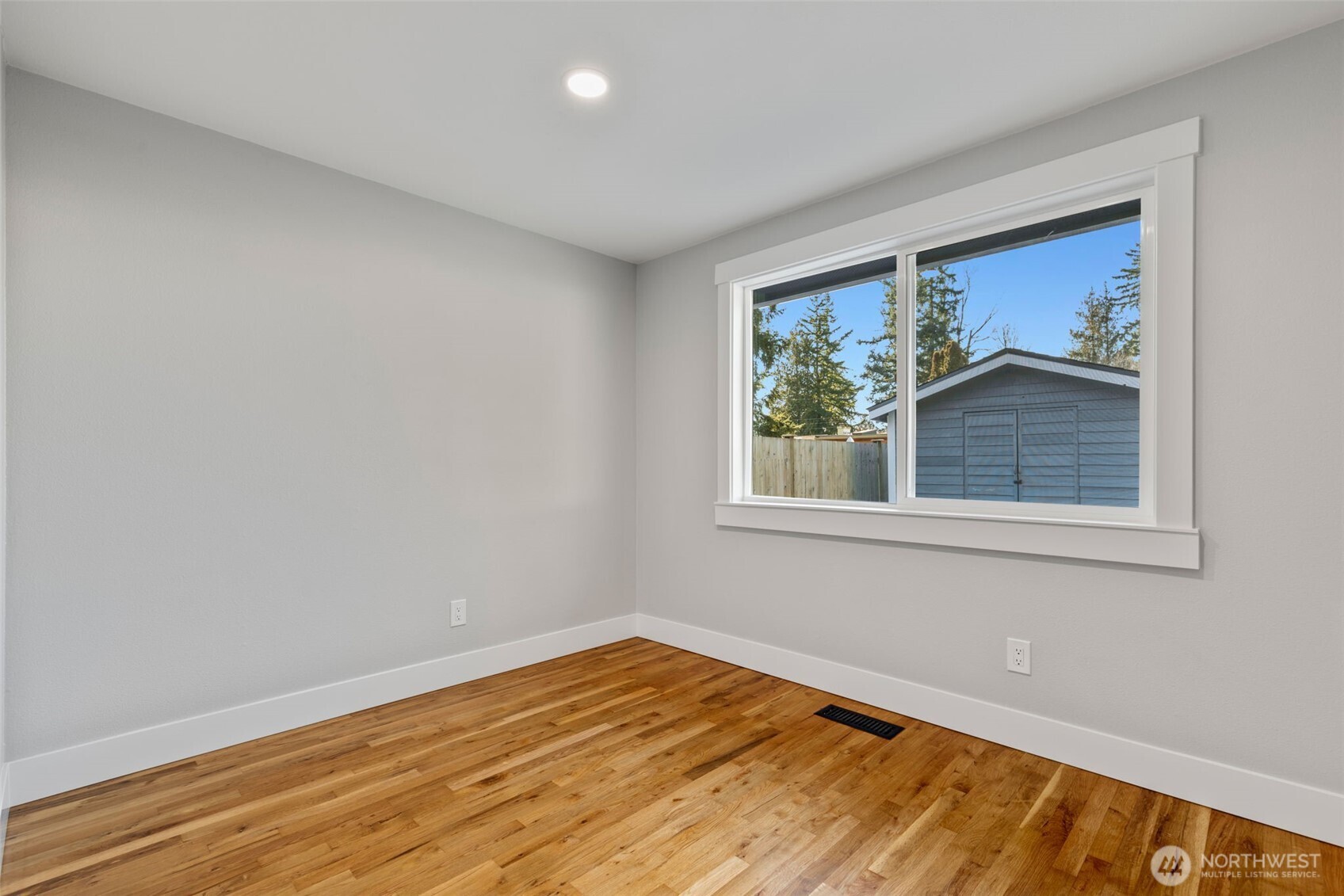 655 Union Ave Property Photo 16