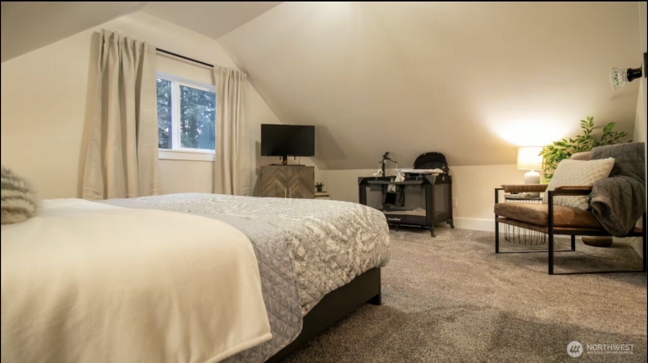 402 Burleigh Property Photo 24