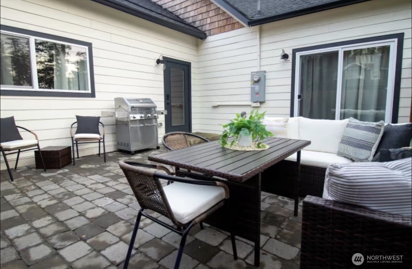 402 Burleigh Property Photo 28
