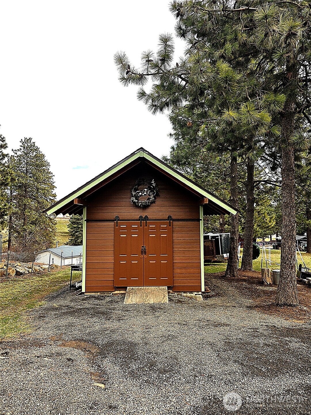 351 Ridge Loop Drive Property Photo 8