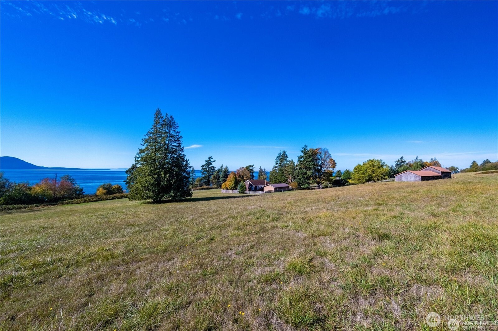 2383 W Shore Drive Property Photo 4