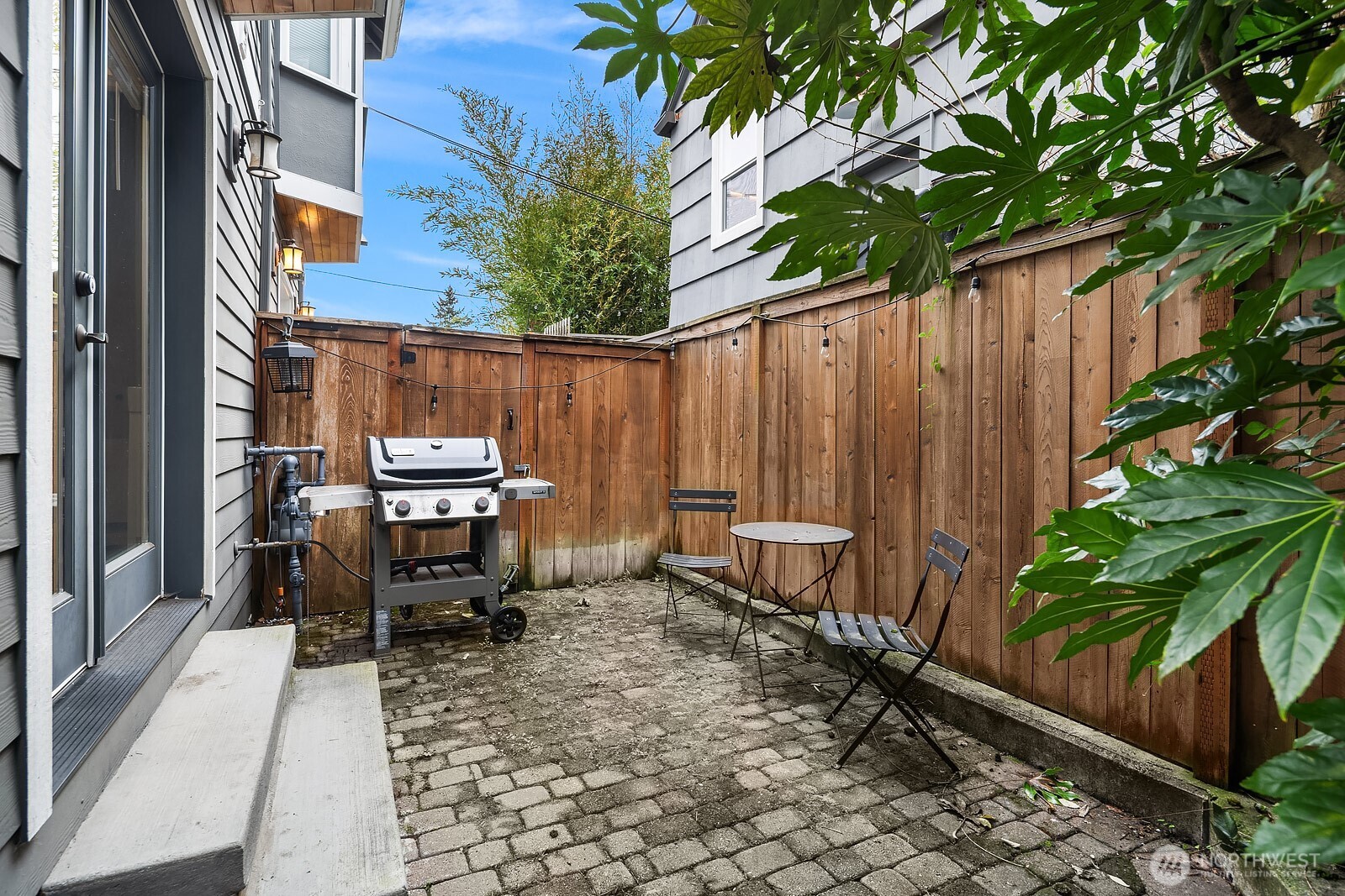 114 W Florentia Street B Property Photo 17