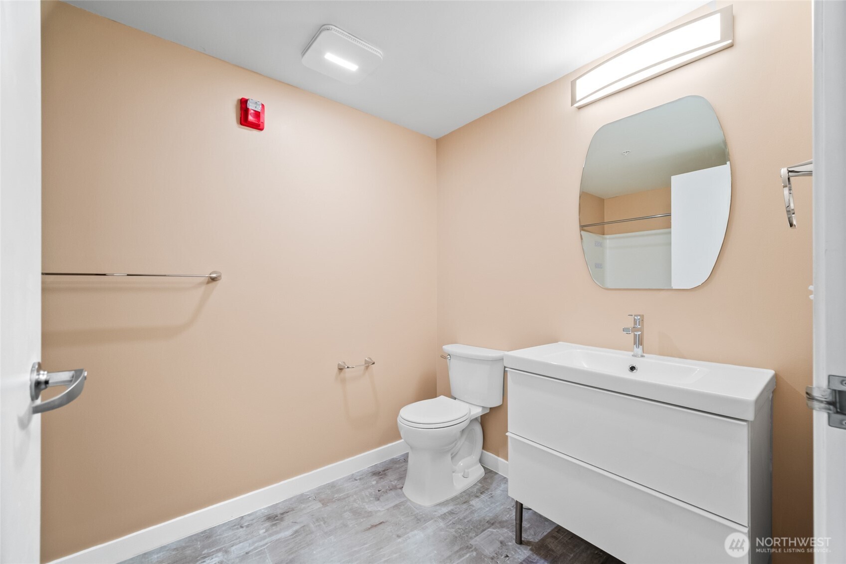 701 Columbia Street 415 Property Photo 14