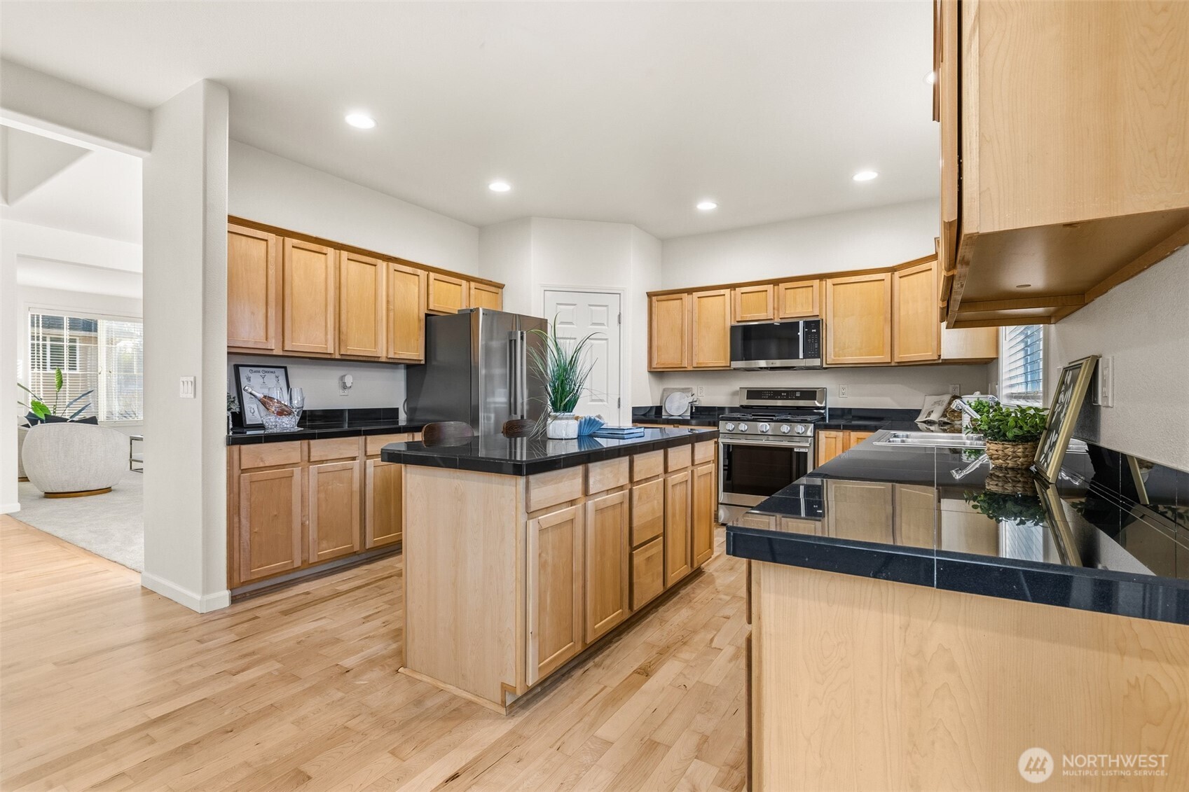 2017 Ne 24th Place Property Photo 8