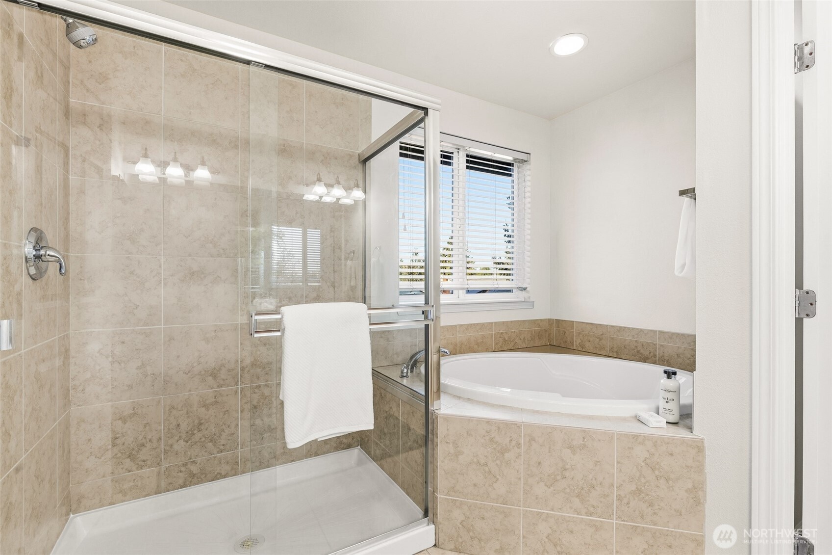 2017 Ne 24th Place Property Photo 30