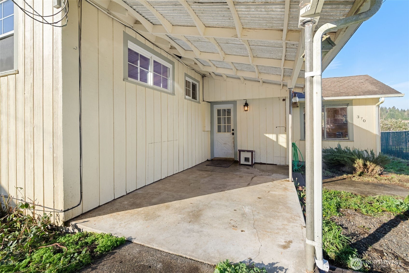 370 Se Whitecap Alley Property Photo 5