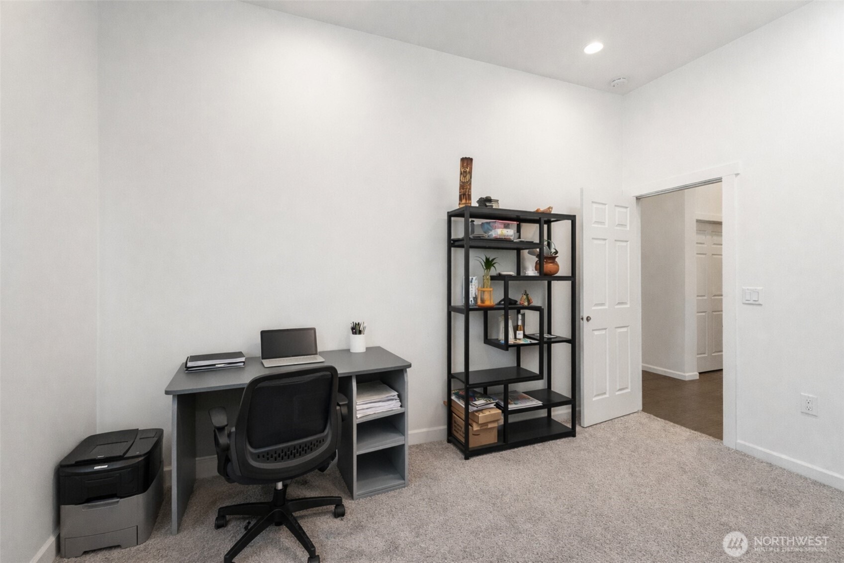 1038 Crest Loop Property Photo 17