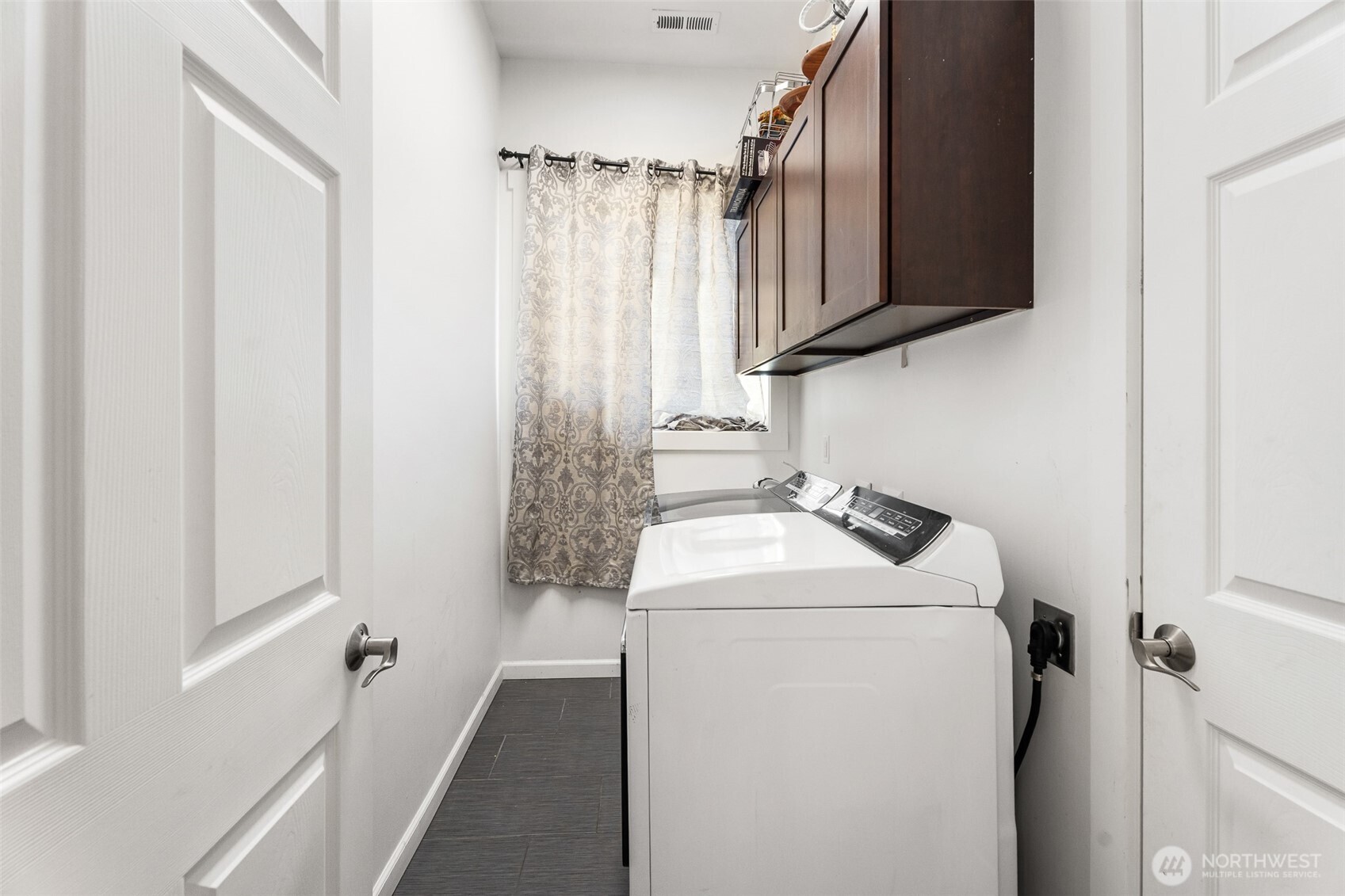 1038 Crest Loop Property Photo 21