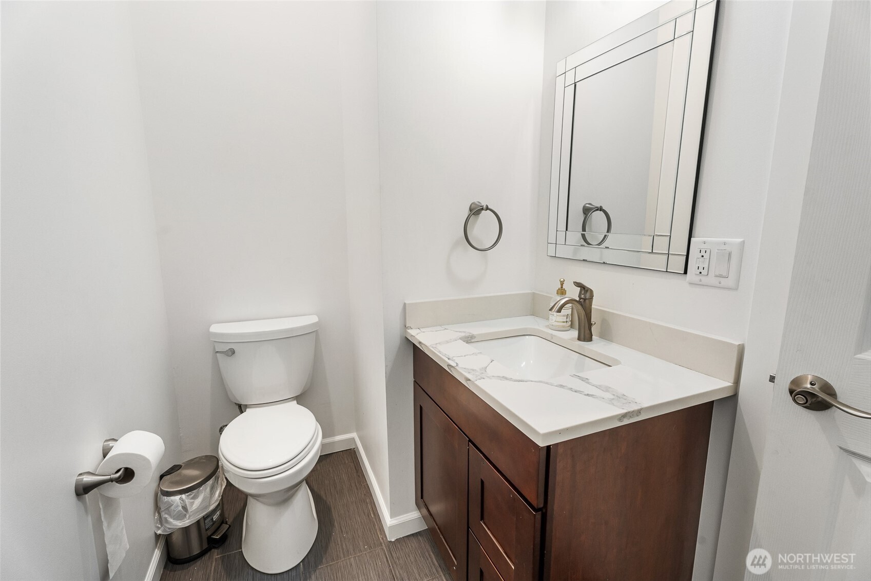 1038 Crest Loop Property Photo 22
