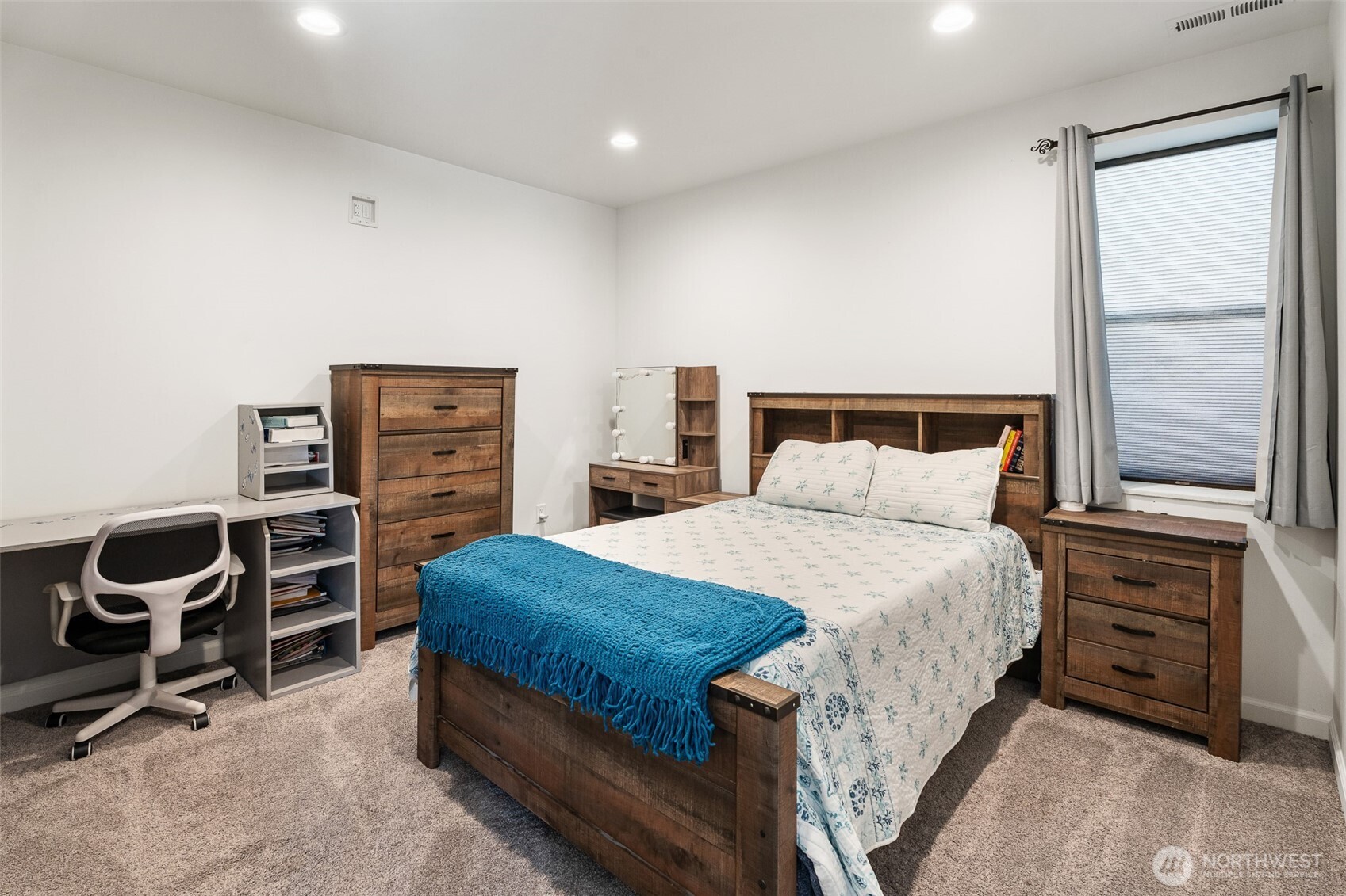 1038 Crest Loop Property Photo 32