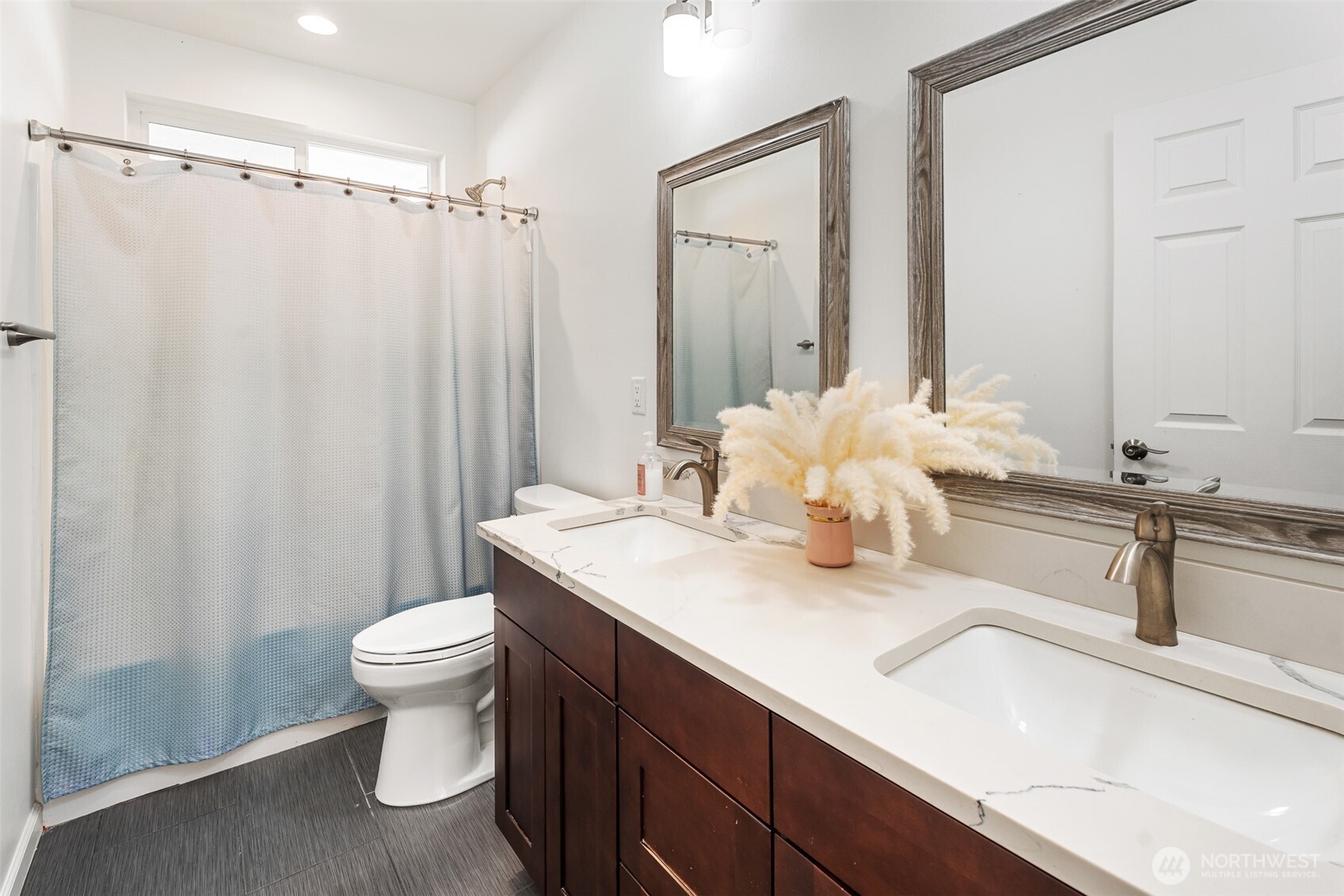 1038 Crest Loop Property Photo 33