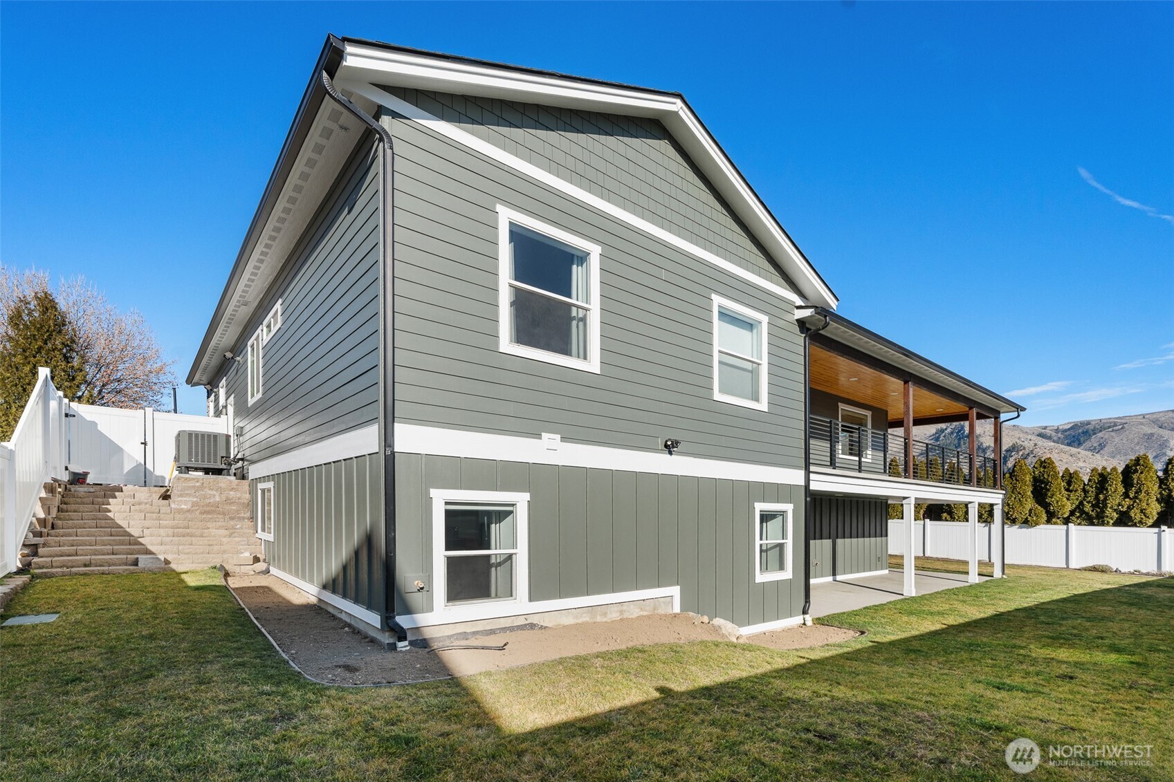 1038 Crest Loop Property Photo 40