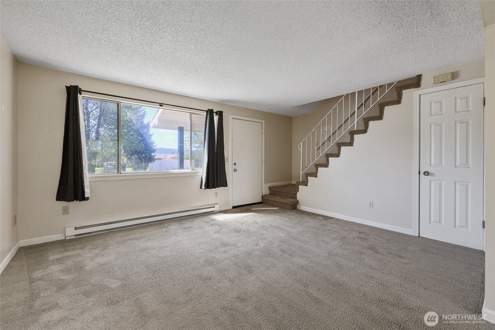 1719 N Willow Road Property Photo 6