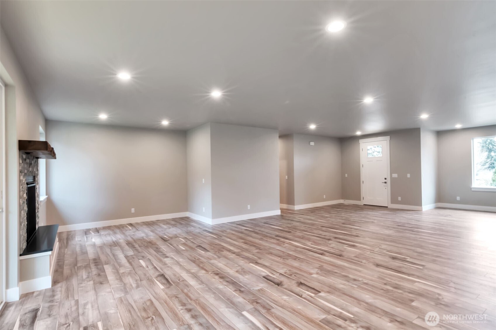 4940 Johnson Street Property Photo 6