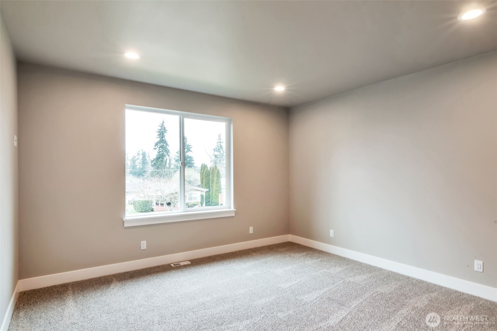 4940 Johnson Street Property Photo 11