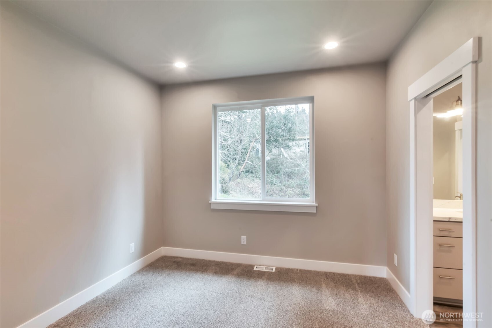 4940 Johnson Street Property Photo 19