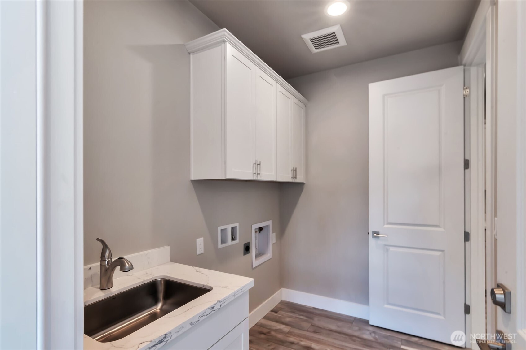 4940 Johnson Street Property Photo 22
