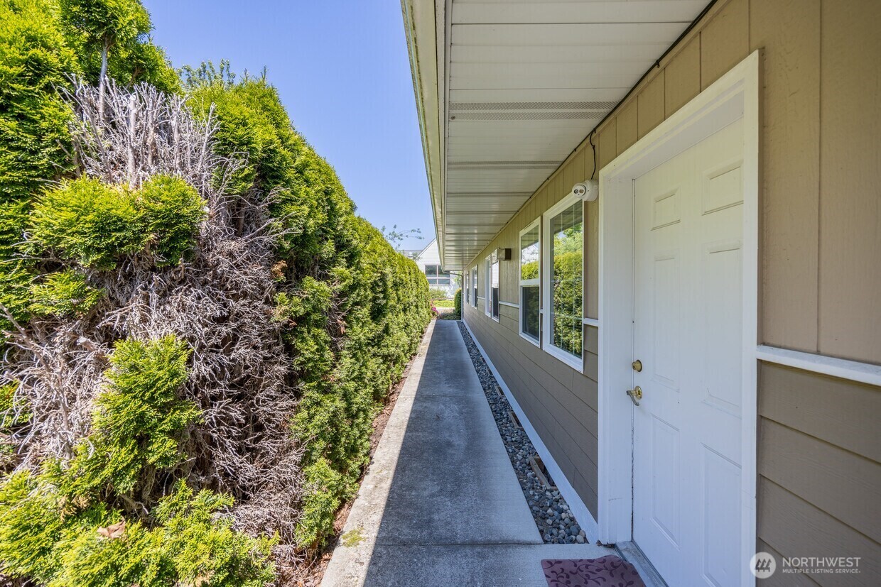 530 W Fir Street C Property Photo 5
