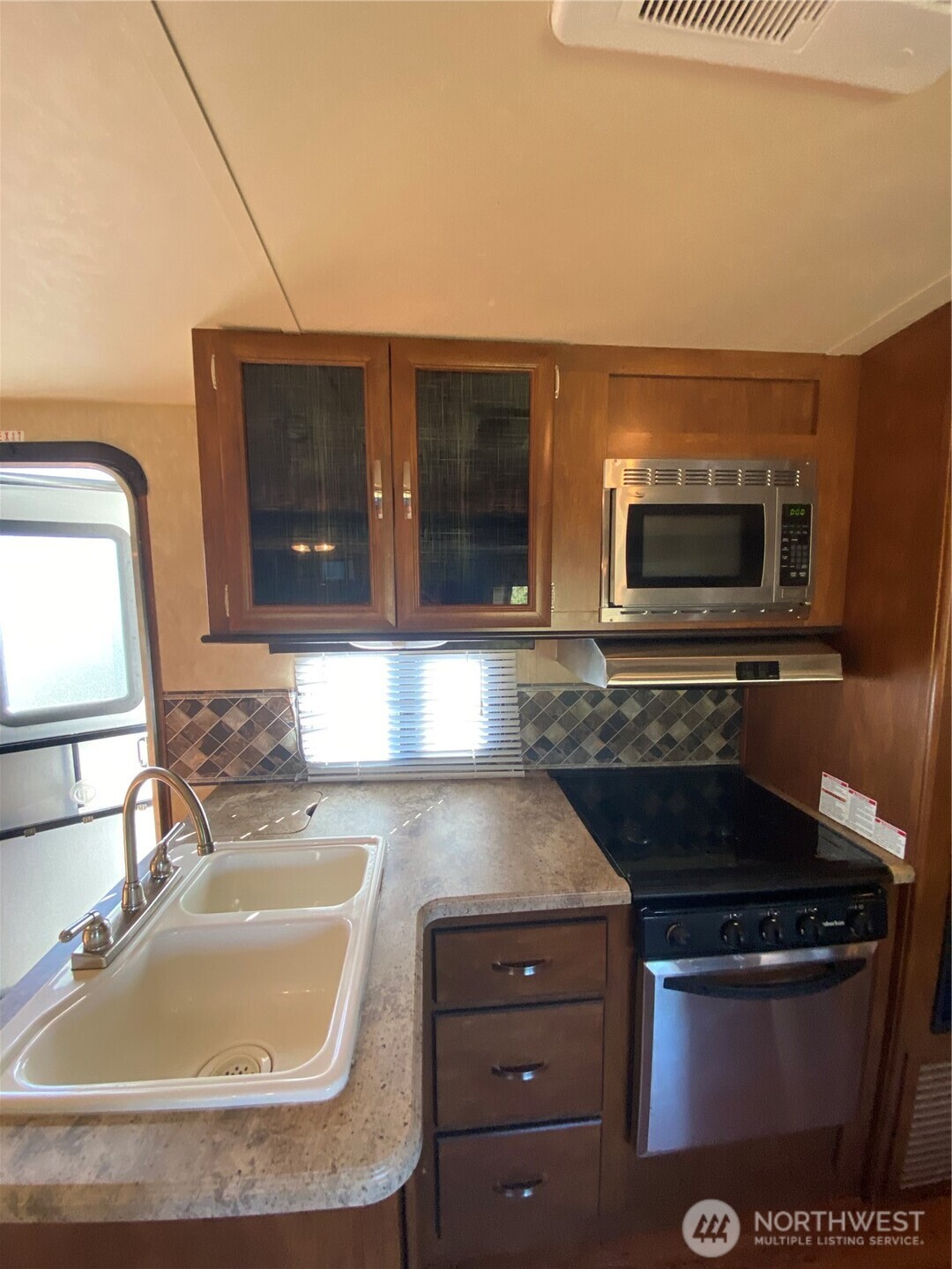 18 Haven Lane Property Photo 7