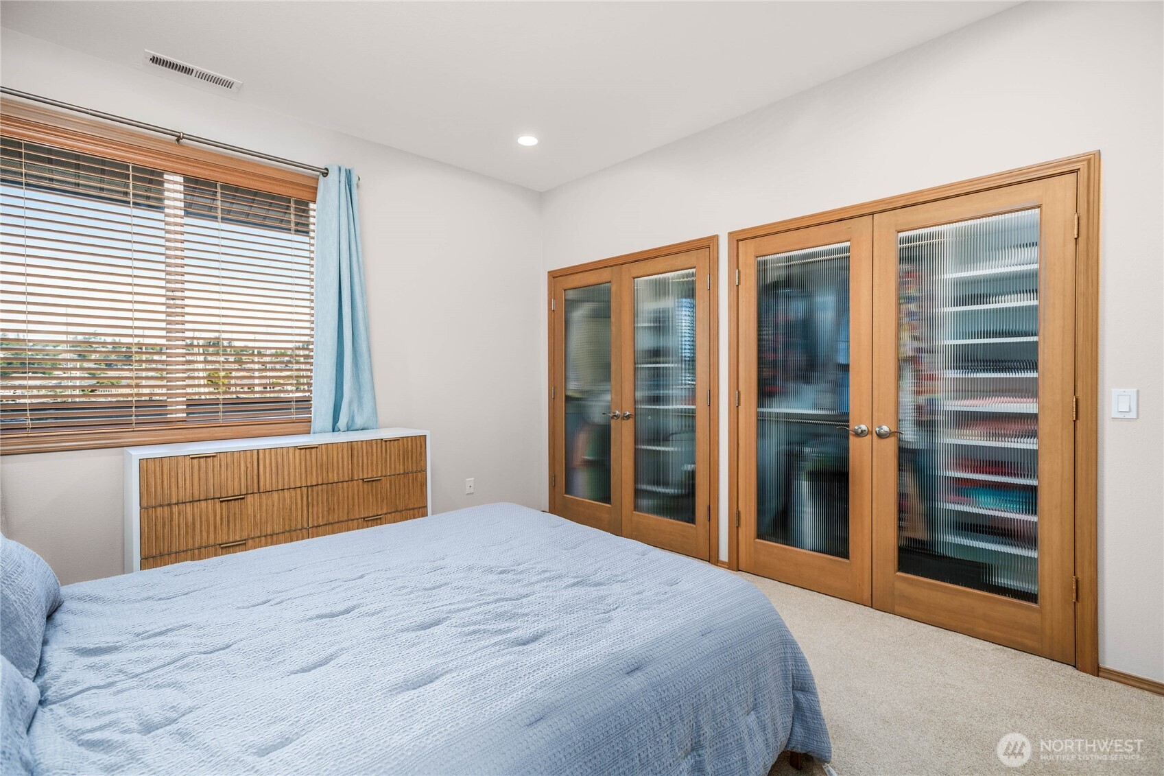 2401 Skyline Way 203e Property Photo 12