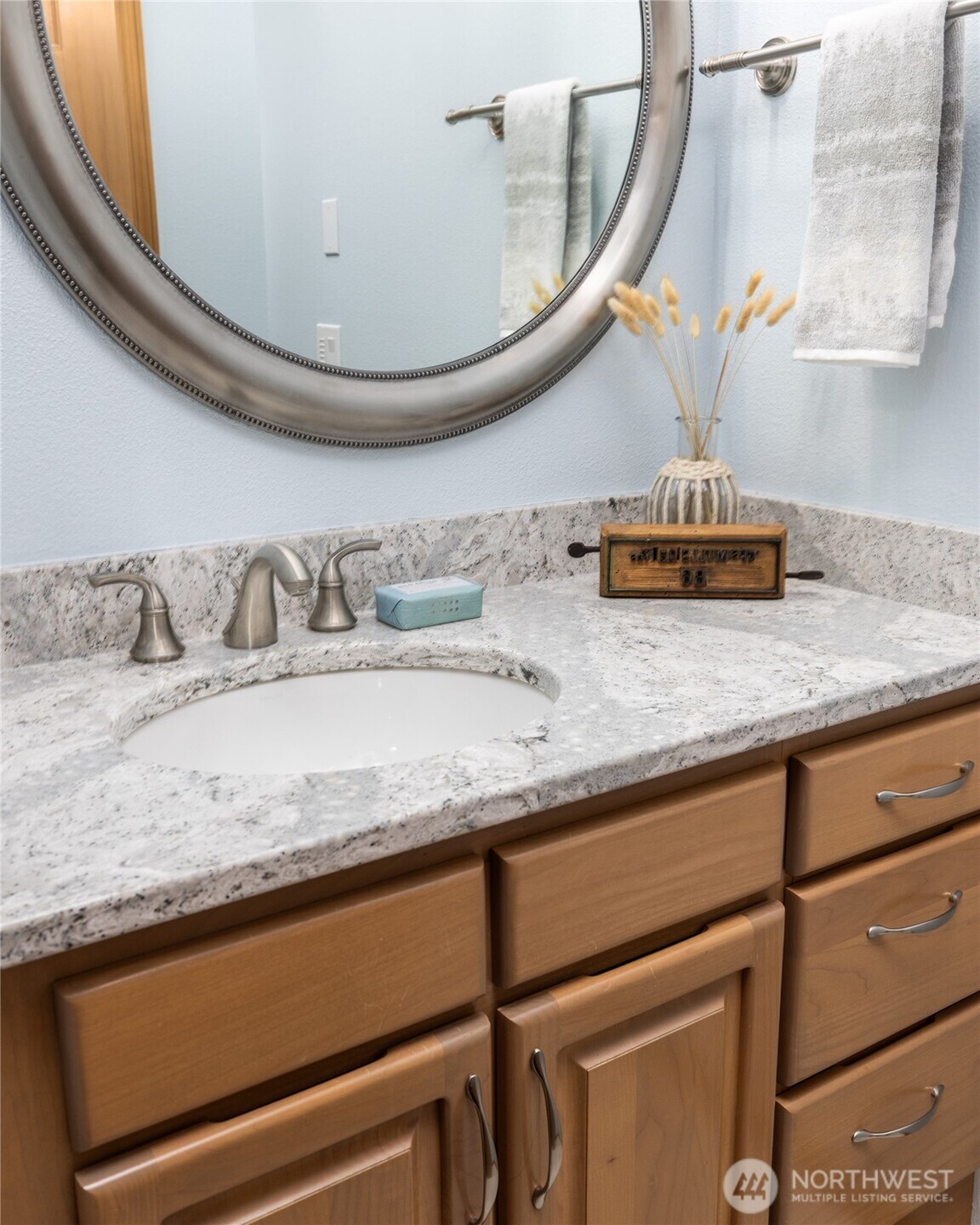 2401 Skyline Way 203e Property Photo 16