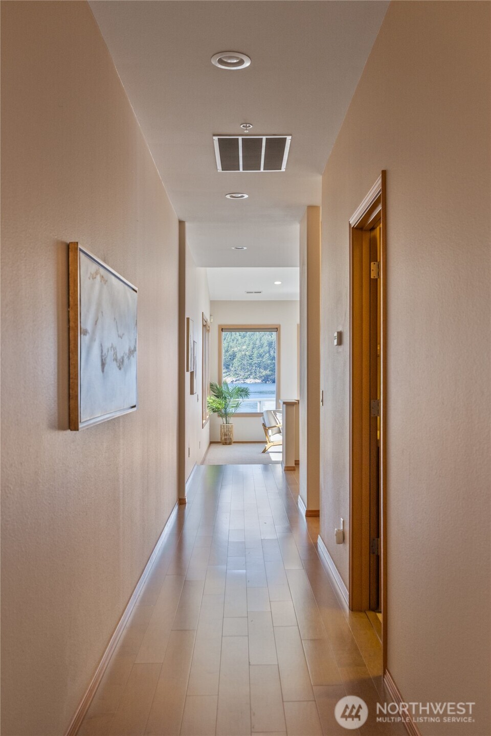 2401 Skyline Way 203e Property Photo 17