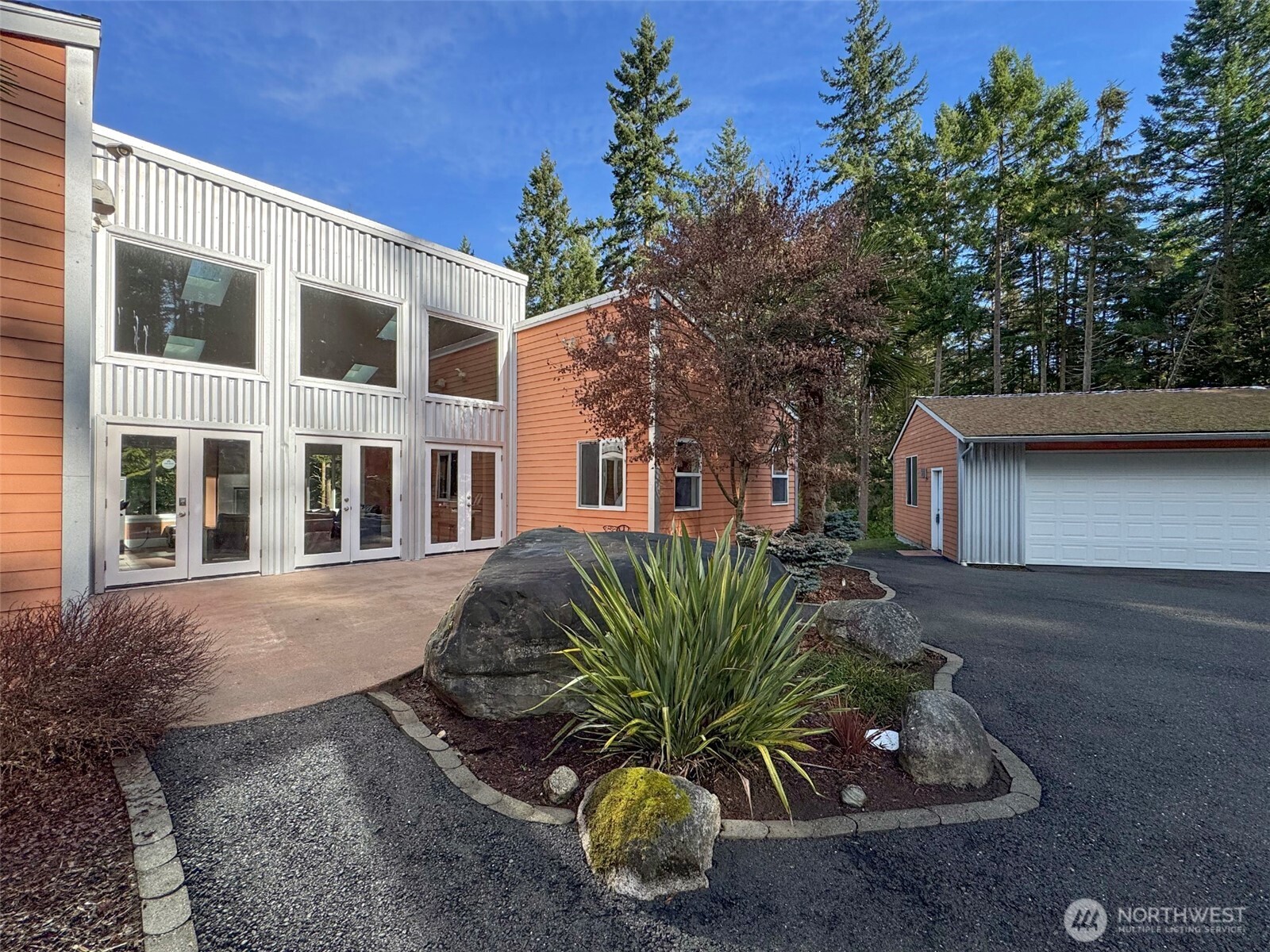 233 Raintree Lane Property Photo 3