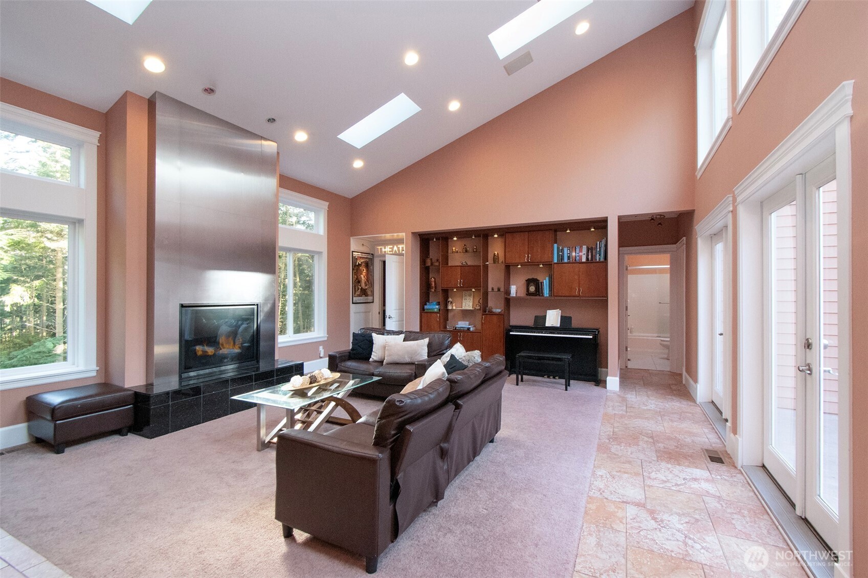 233 Raintree Lane Property Photo 4