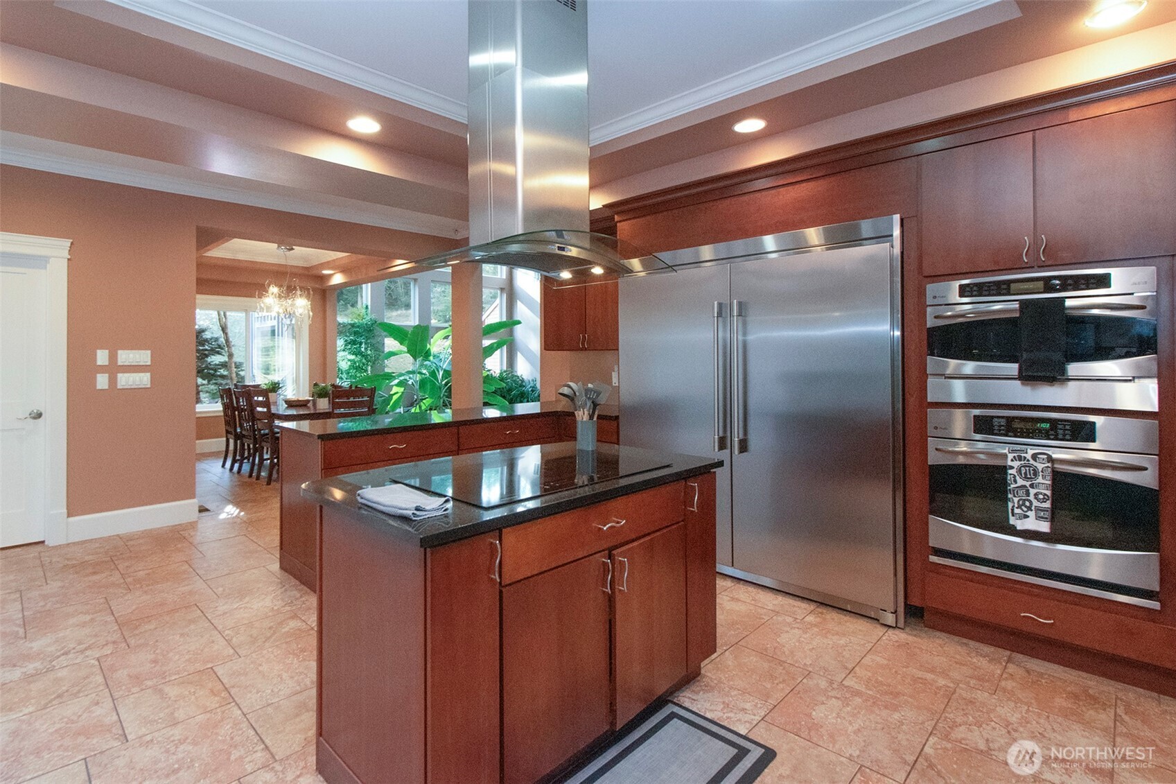 233 Raintree Lane Property Photo 8