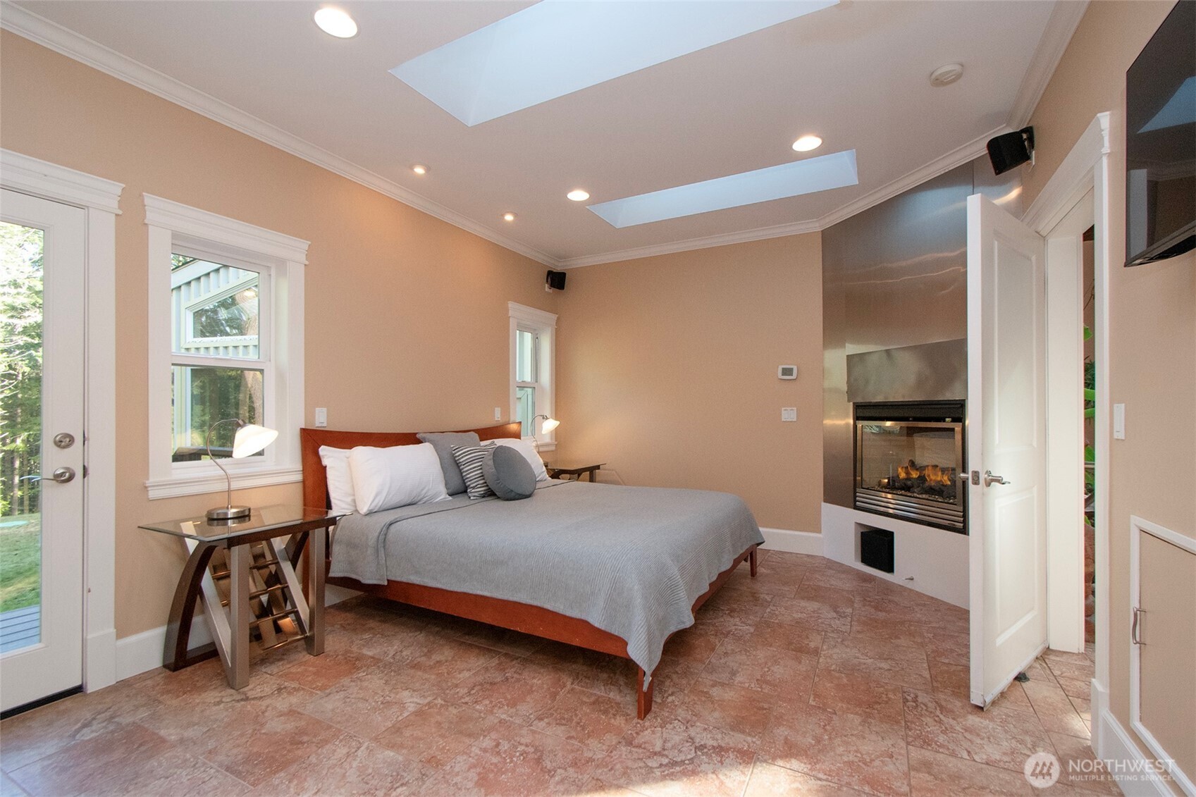 233 Raintree Lane Property Photo 18