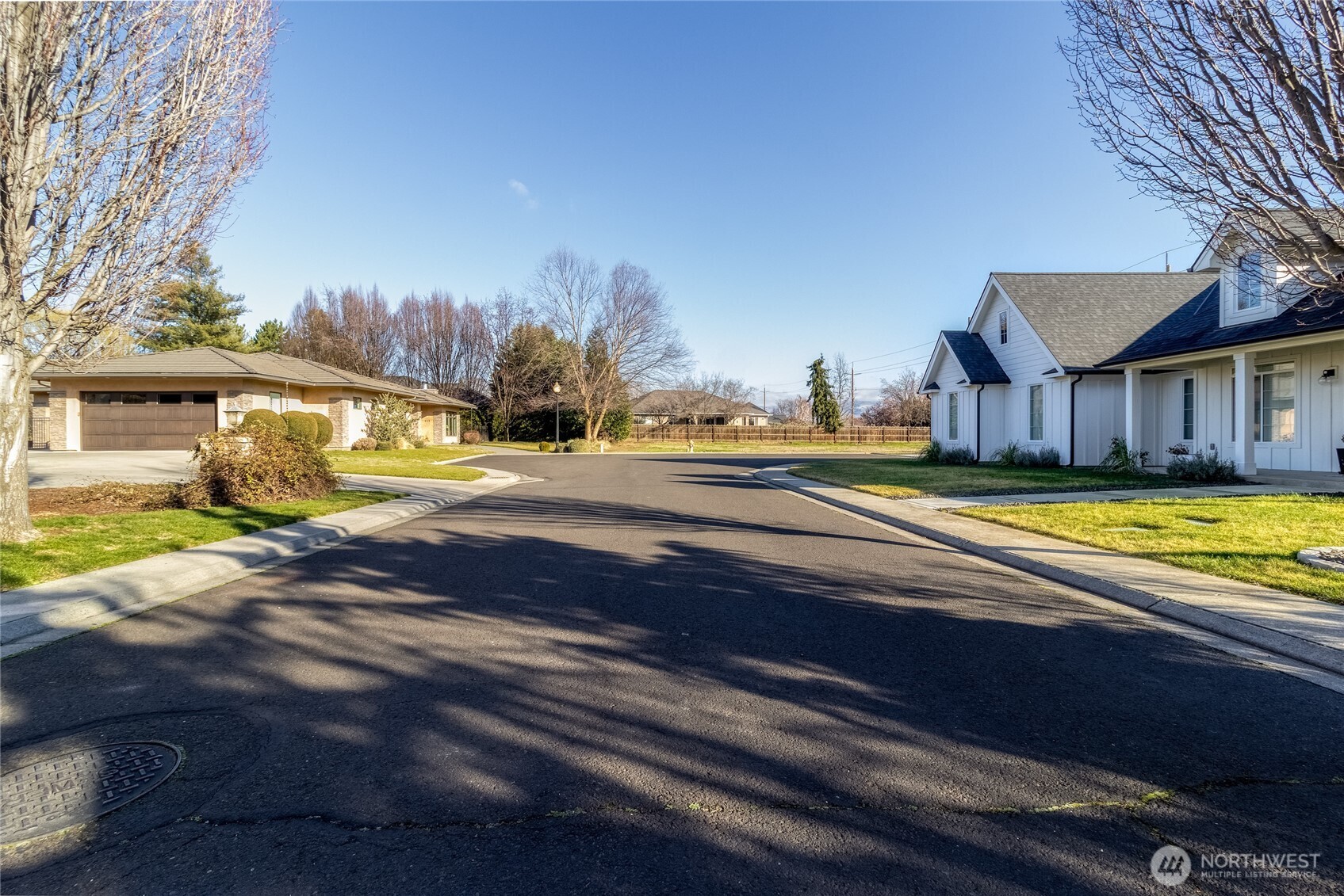 118 Country Court Place Property Photo 2