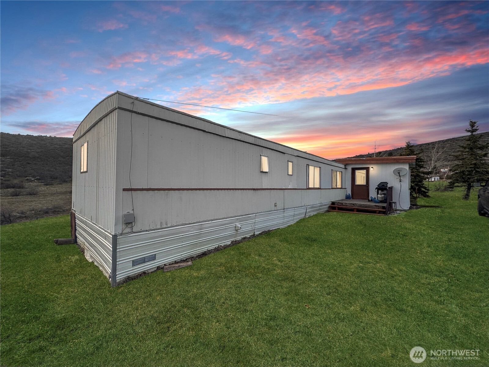 8820 Robbins Road Property Photo 1