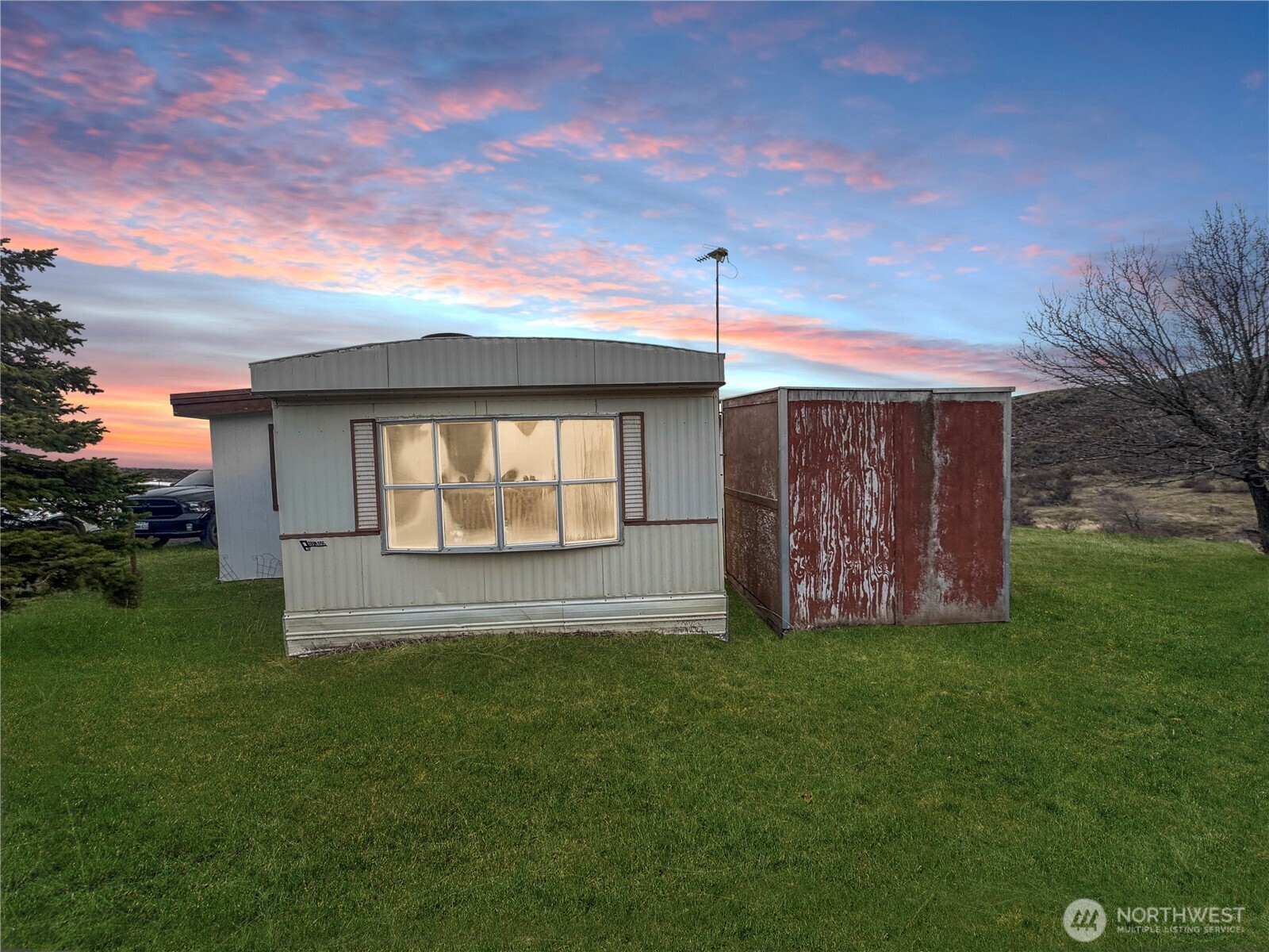 8820 Robbins Road Property Photo 10