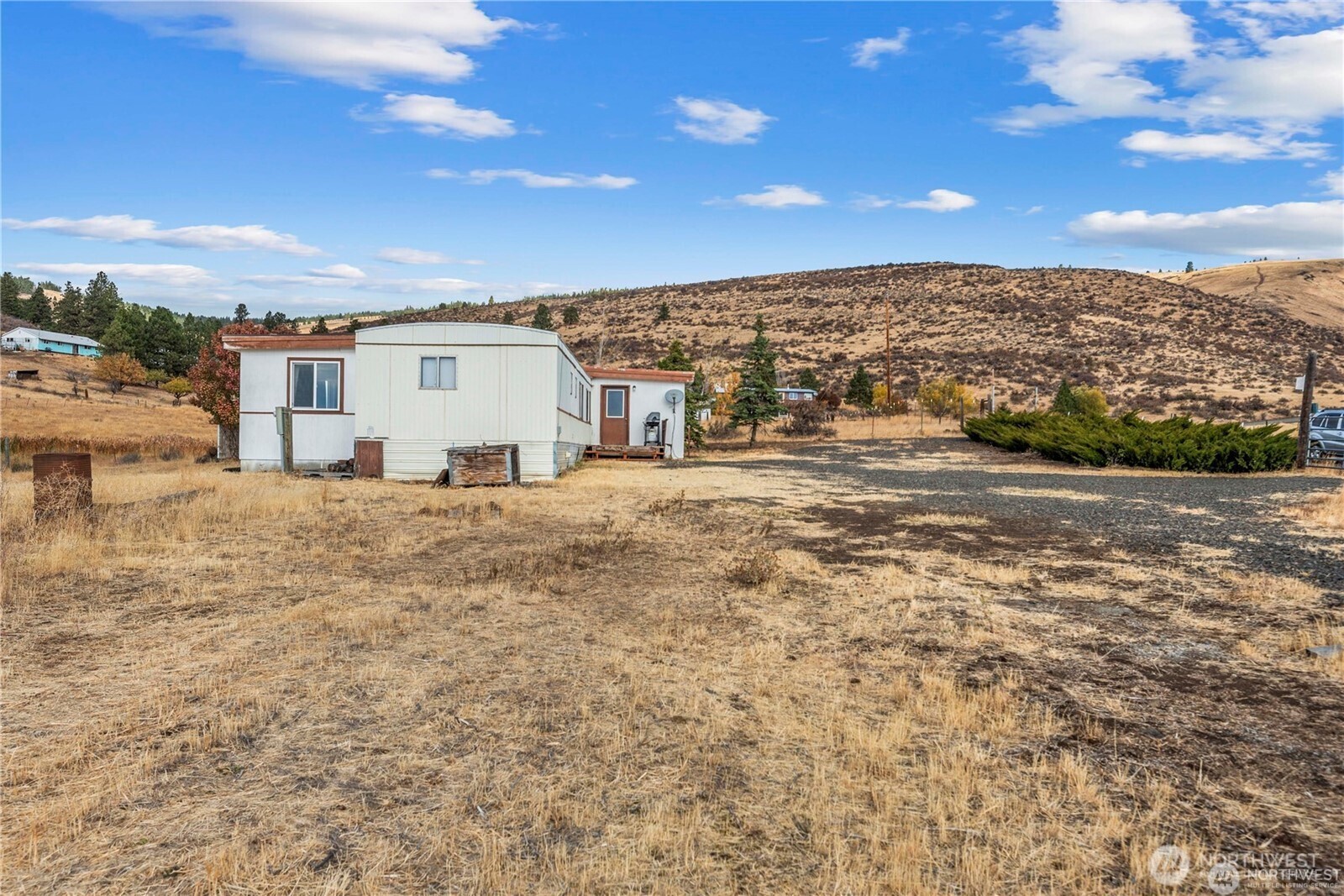8820 Robbins Road Property Photo 15