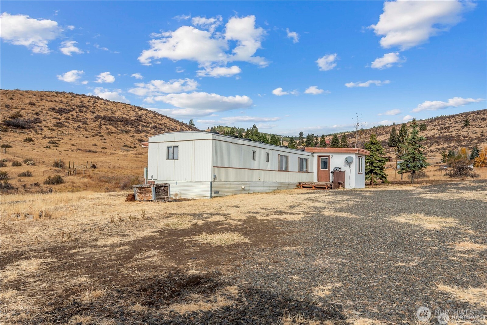 8820 Robbins Road Property Photo 16