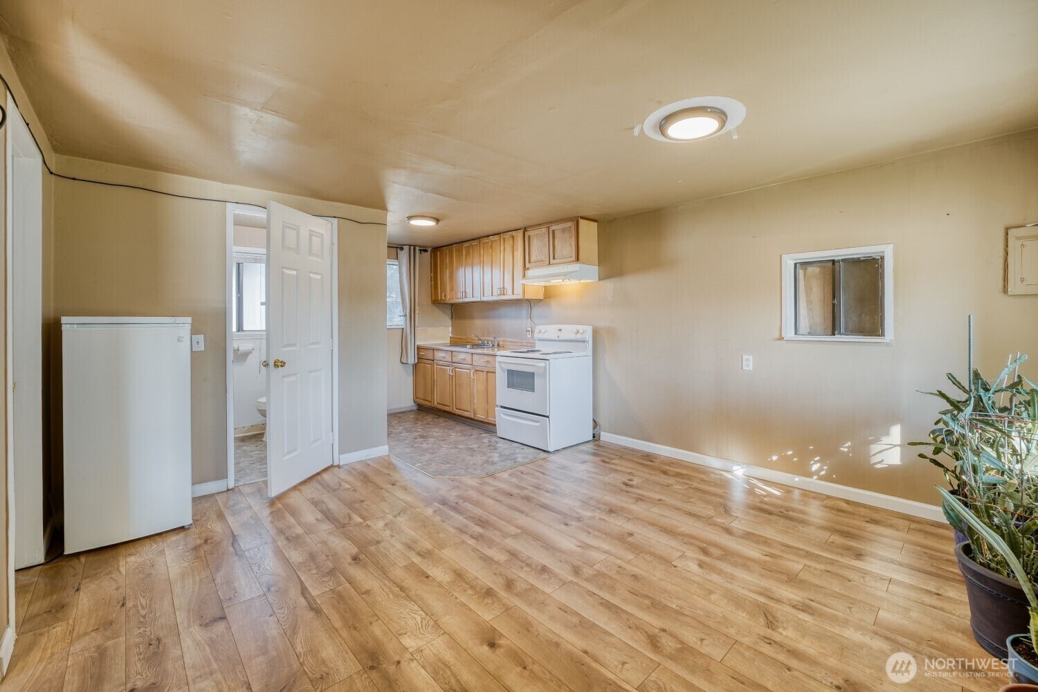 3817 94th Street Property Photo 5