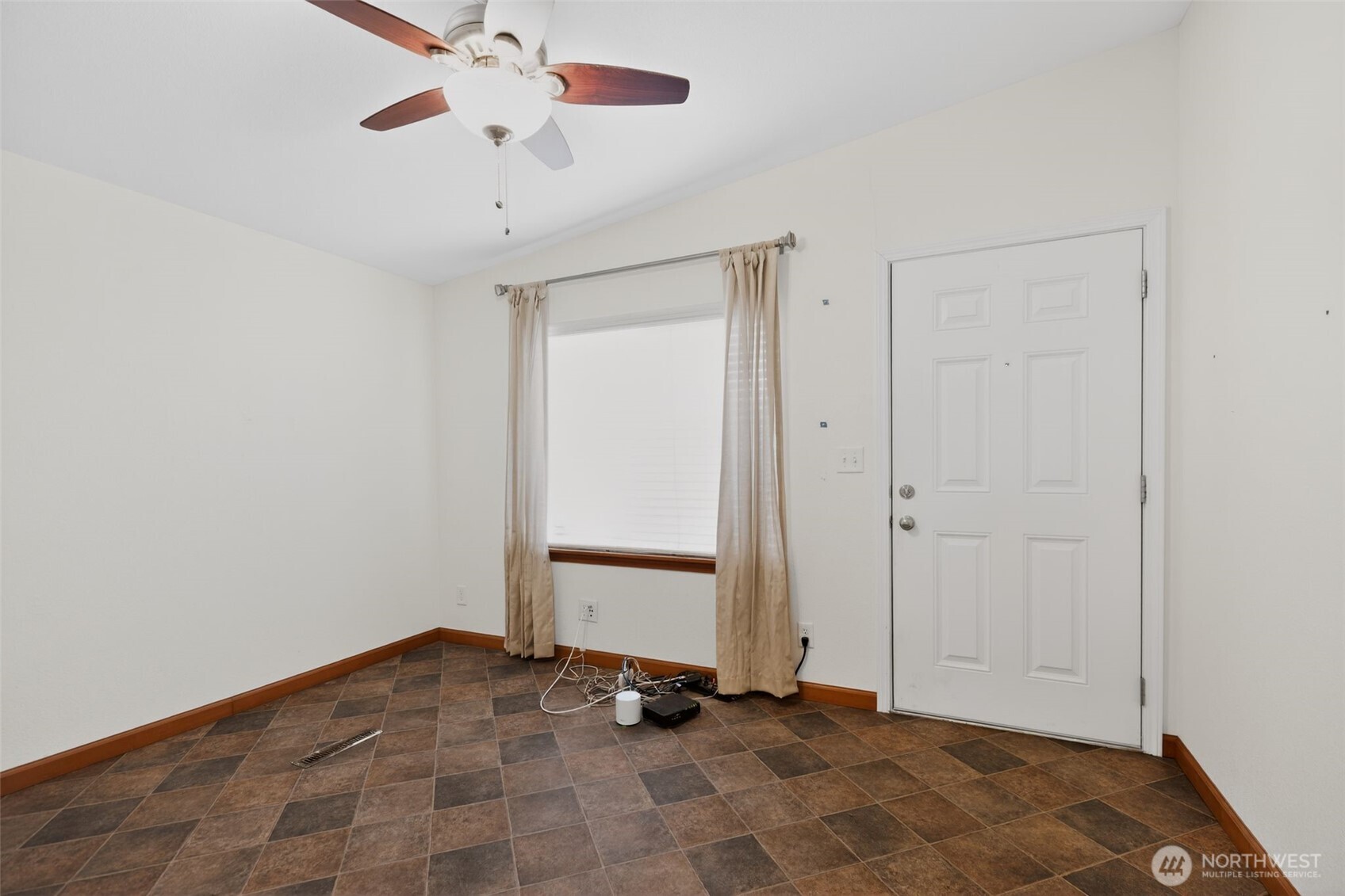 402 Parrish Road Property Photo 5