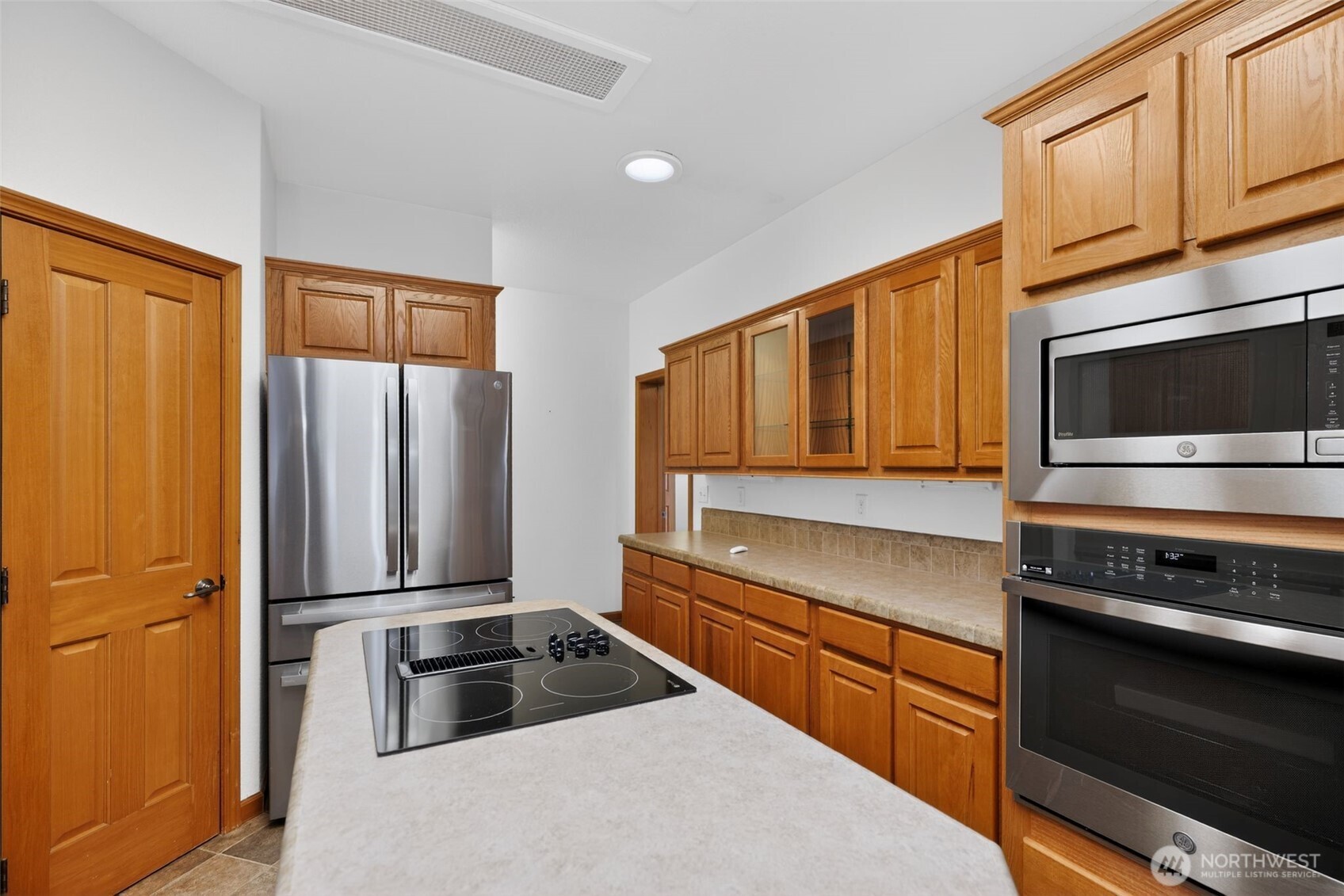 402 Parrish Road Property Photo 10