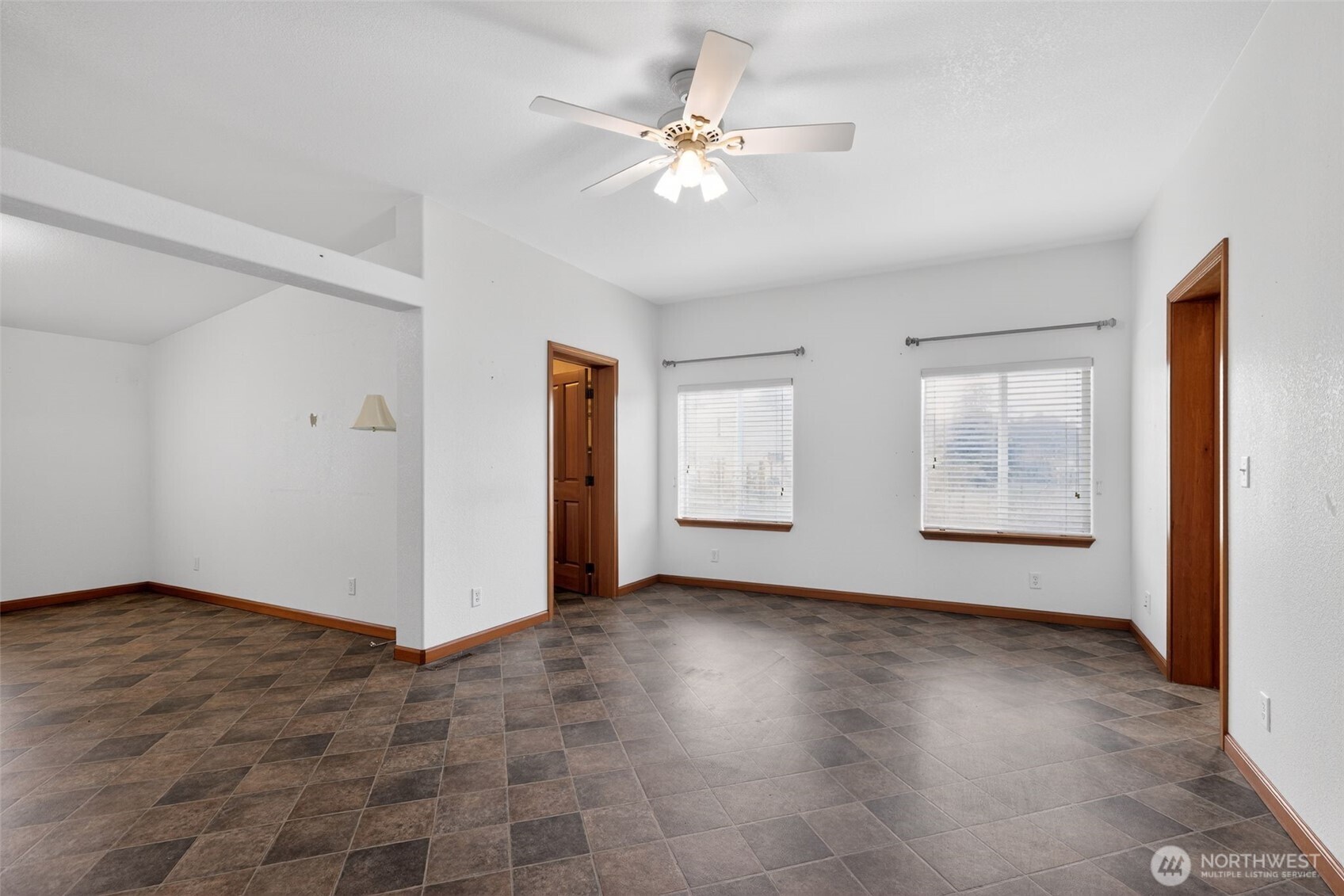 402 Parrish Road Property Photo 15