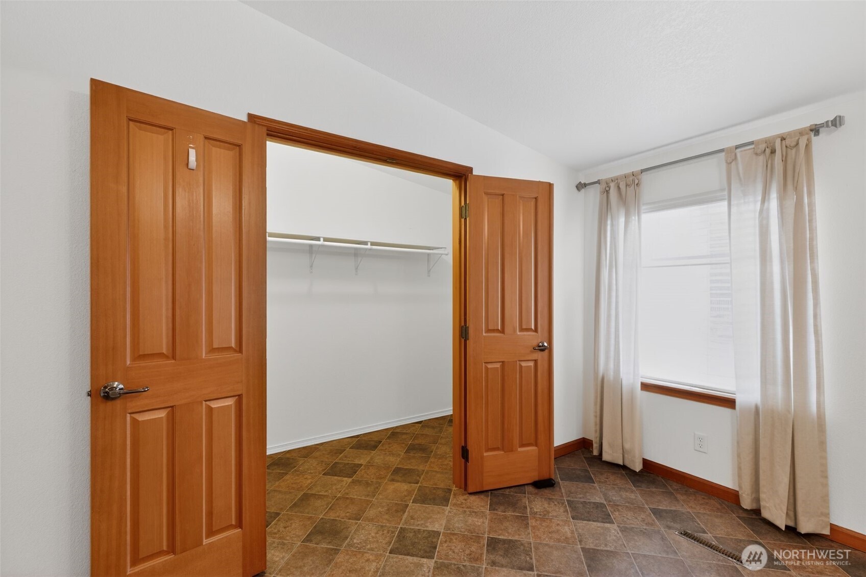 402 Parrish Road Property Photo 18
