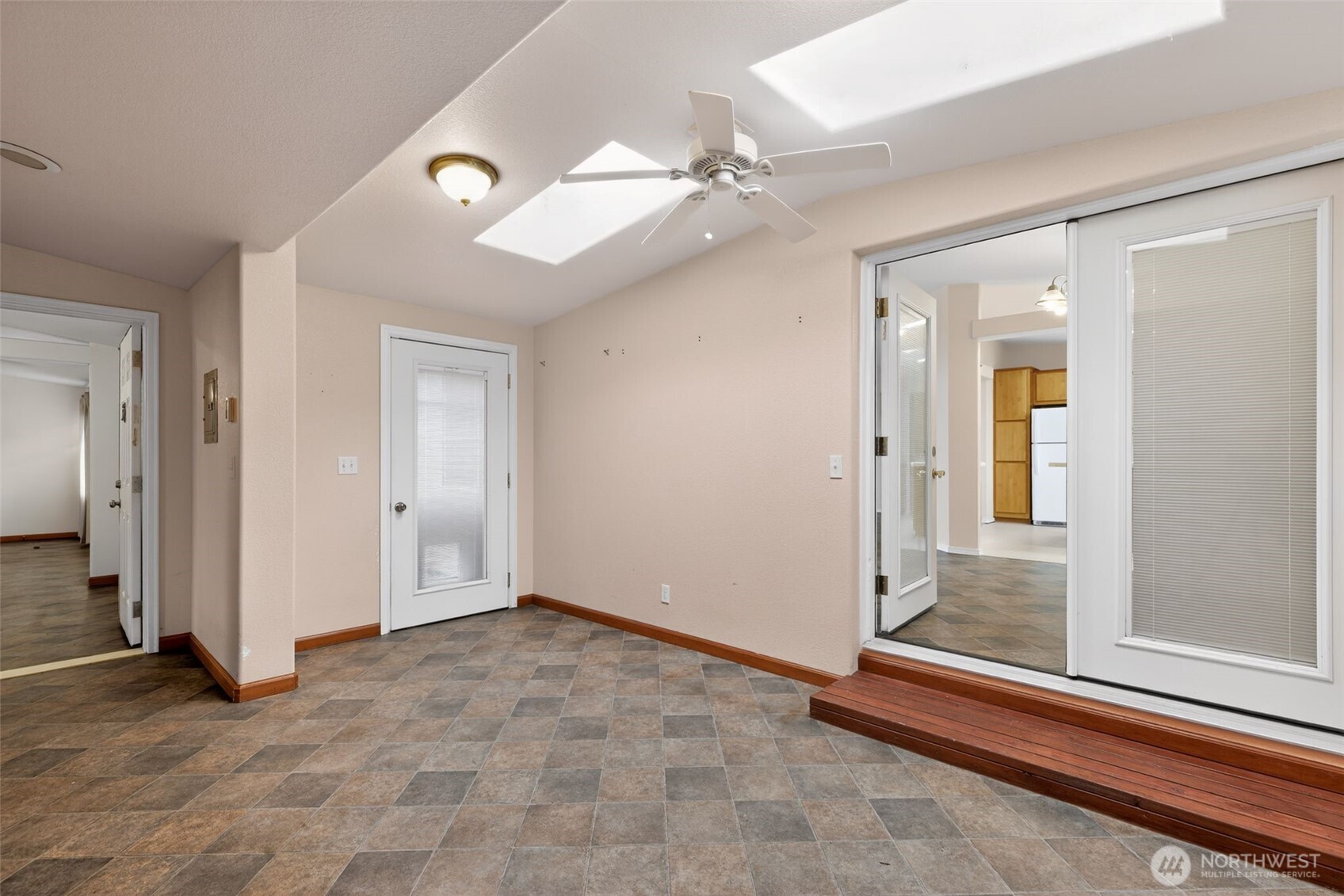 402 Parrish Road Property Photo 25