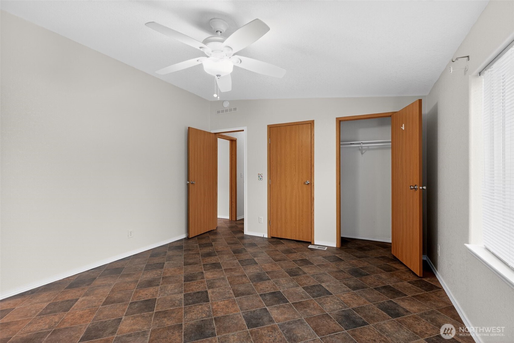402 Parrish Road Property Photo 33