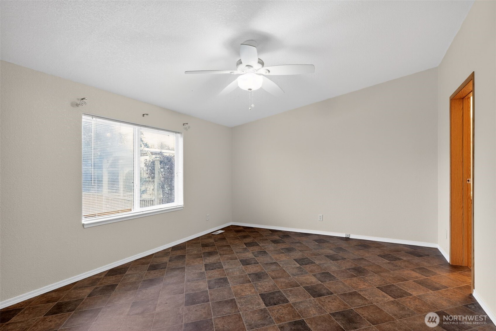 402 Parrish Road Property Photo 34