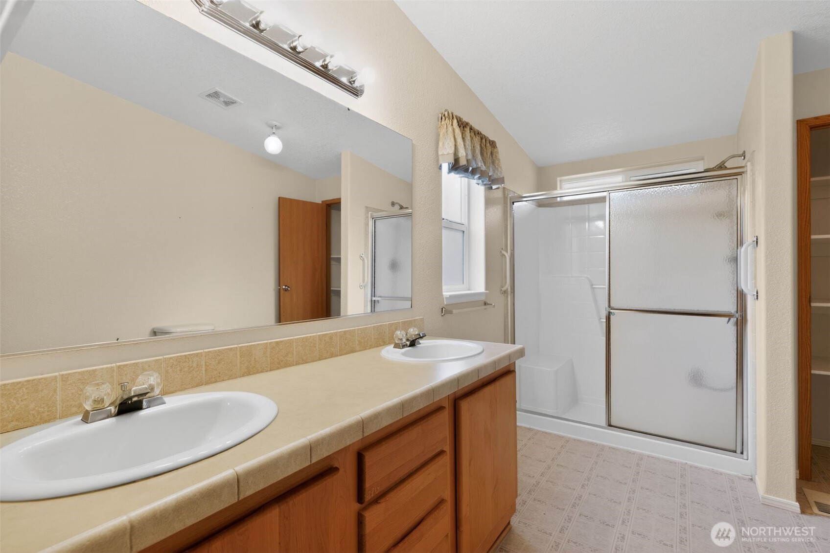 402 Parrish Road Property Photo 35