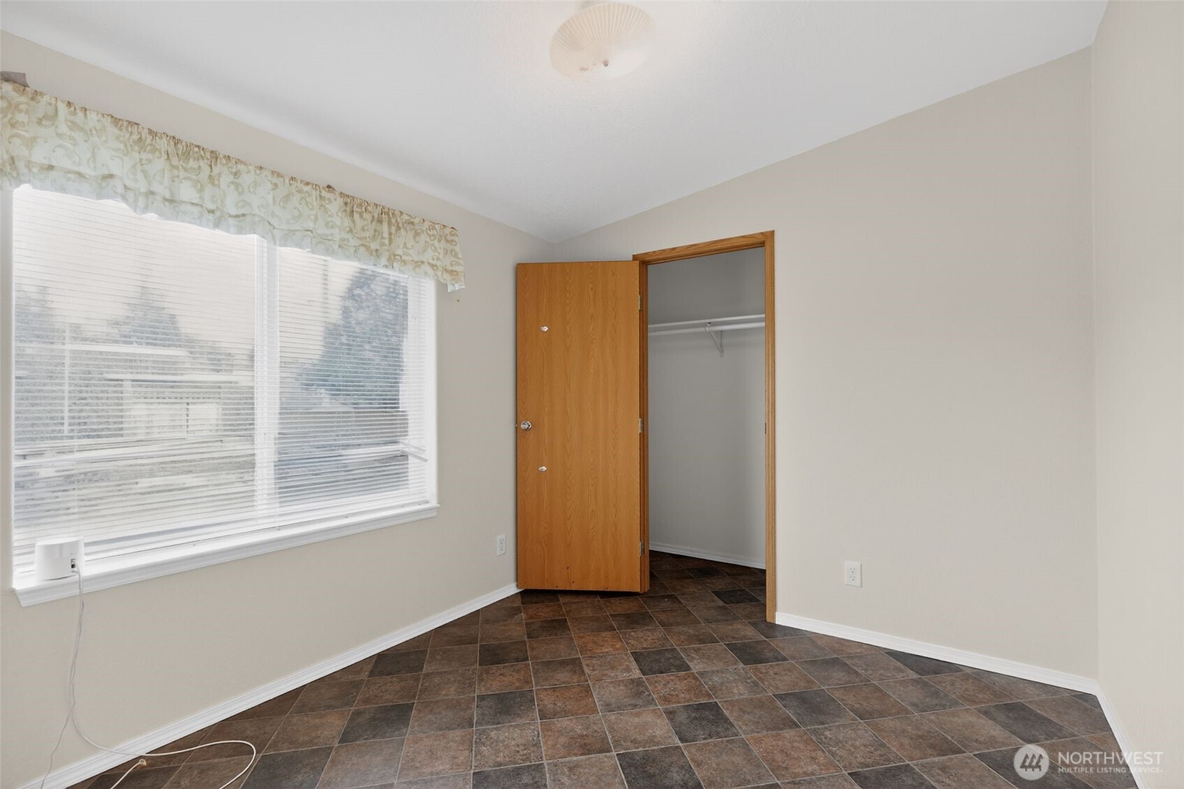 402 Parrish Road Property Photo 37