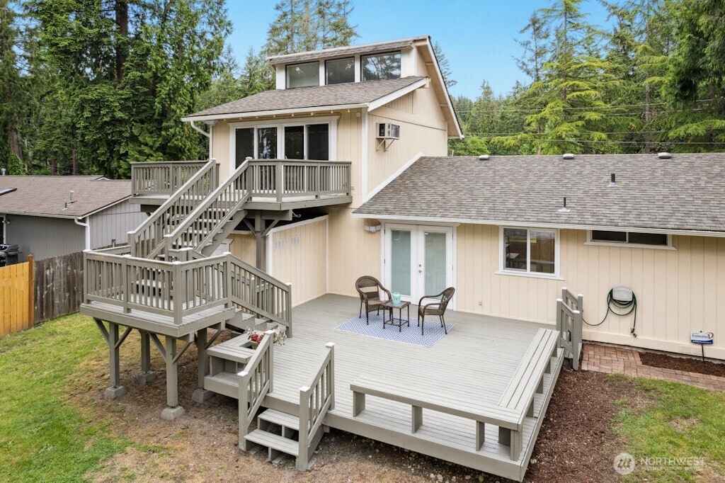 1115 207th Place Property Photo 2