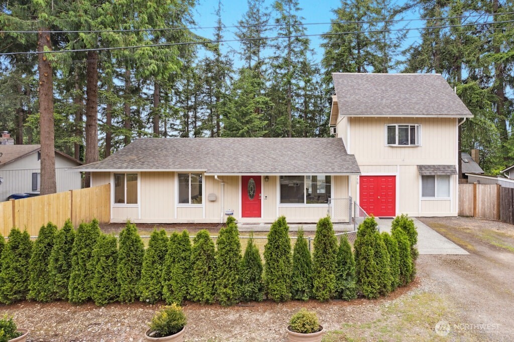1115 207th Place Property Photo 3