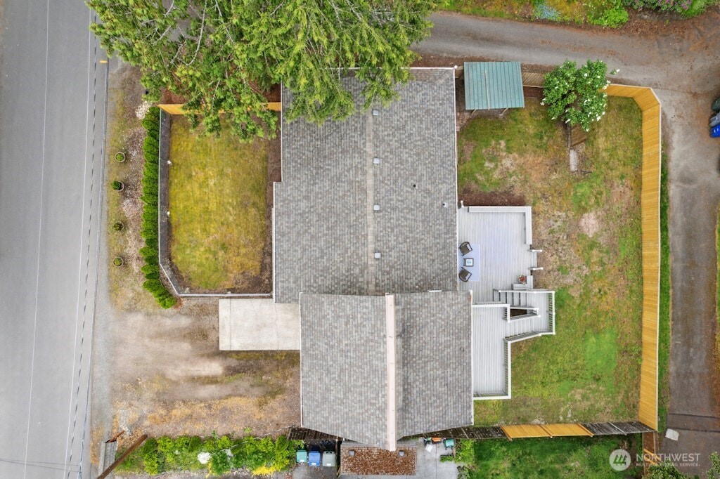 1115 207th Place Property Photo 5